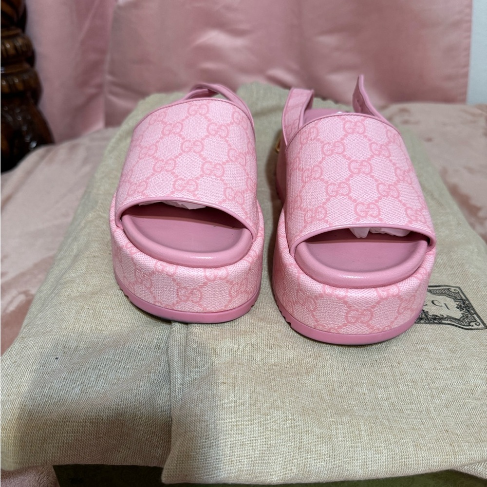 Gucci Pink Monogram Platform Sandals size 35
